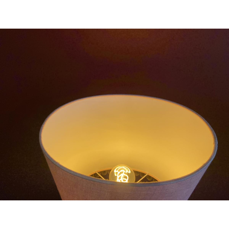 Lampe "bouillotte" en cuivre et abat-jour en soie Ashoka Silk, pompons de chez HOULES