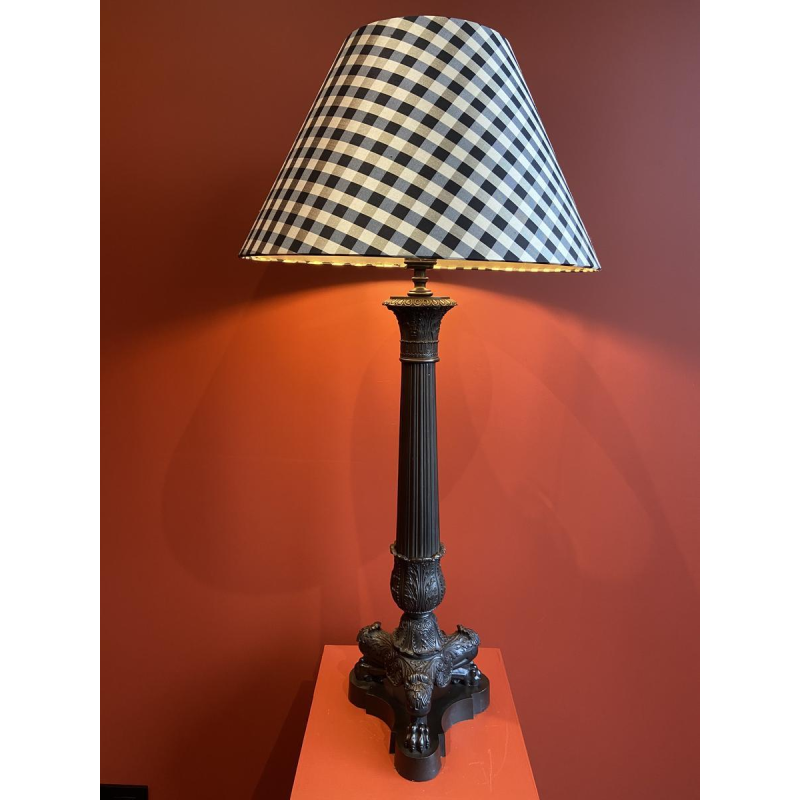 Empire style bronze table lamp, tripod base, silk lampshade, black and white checkered pattern, 19th century
