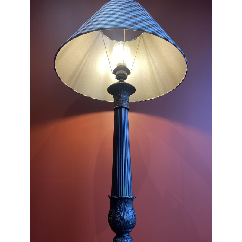 Empire style bronze table lamp, tripod base, silk lampshade, black and white checkered pattern, 19th century