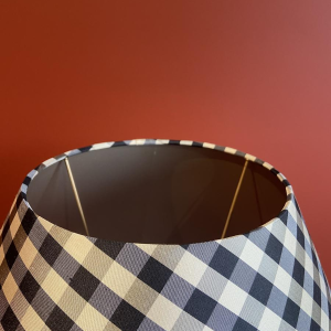 Empire style bronze table lamp, tripod base, silk lampshade, black and white checkered pattern, 19th century