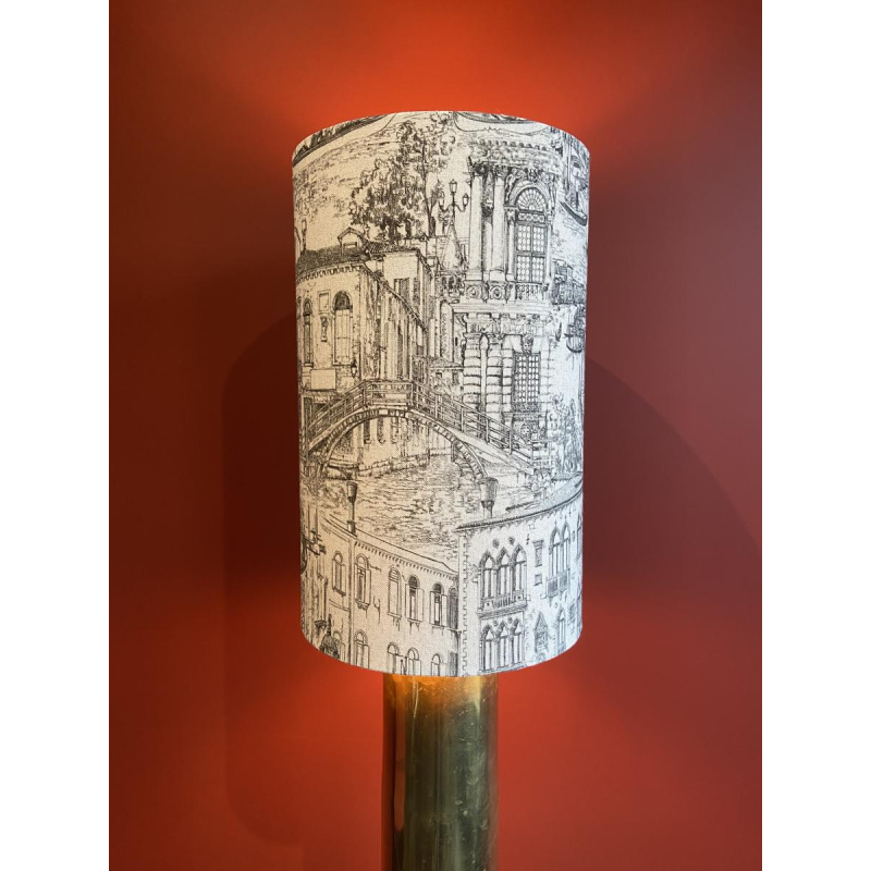 Lampe à poser "Douille d'obus Magdeburg allemande" 1ère Guerre Mondiale, abat-jour lin motif Venise