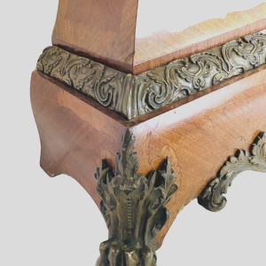 Régulateur de style Louis XV, bois galbé, placage marqueté, XX siècle