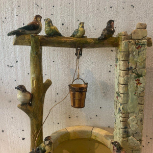 Delphin Massier pour Vallauris "Puits aux oiseaux" sculpture céramique polychrome, début XXe siècle