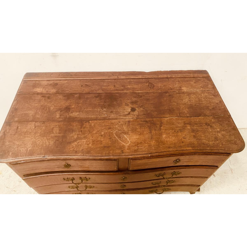 Commode Louis XV en chêne massif comportant cinq tiroirs, XVIIIe siècle