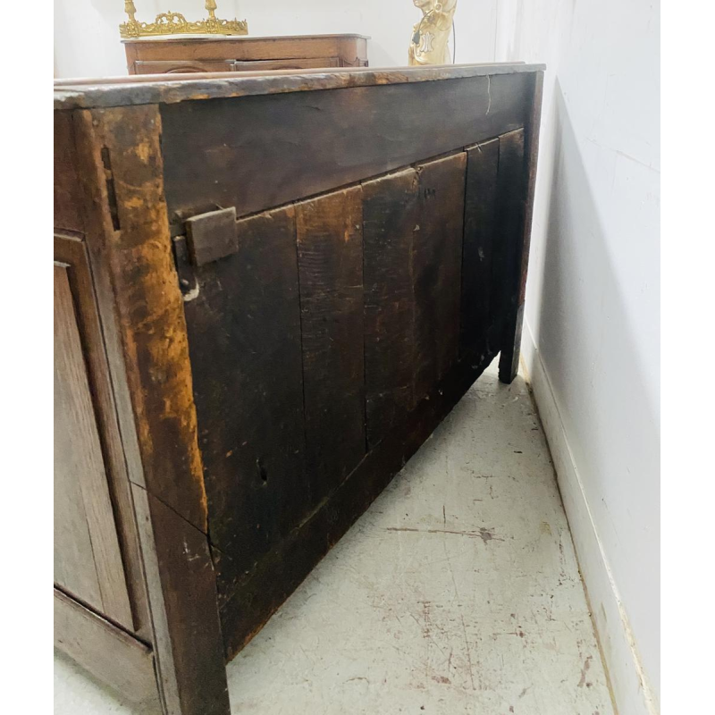 Commode Louis XV en chêne massif comportant cinq tiroirs, XVIIIe siècle