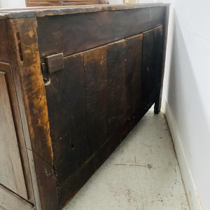 Louis XV style chest of drawers in solid oak with five drawers, 18th century