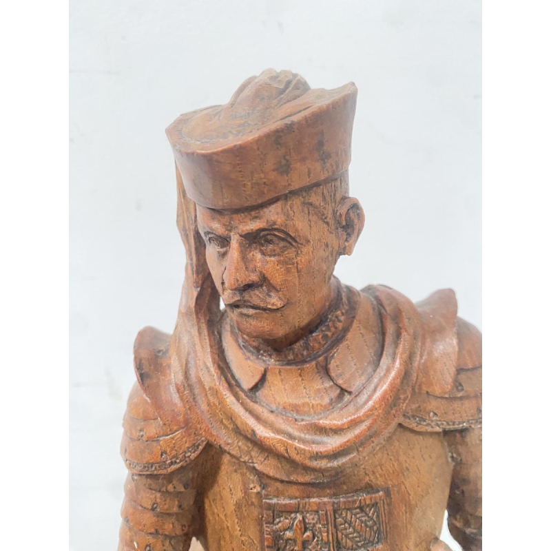 Beeldhouwwerk met twee prominente figuren, gesneden uit hout, 20e eeuw