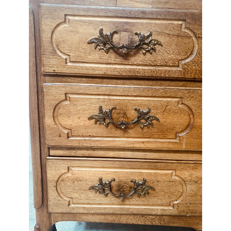 Louis XV style chest of drawers in solid light oak with five drawers, 18th century