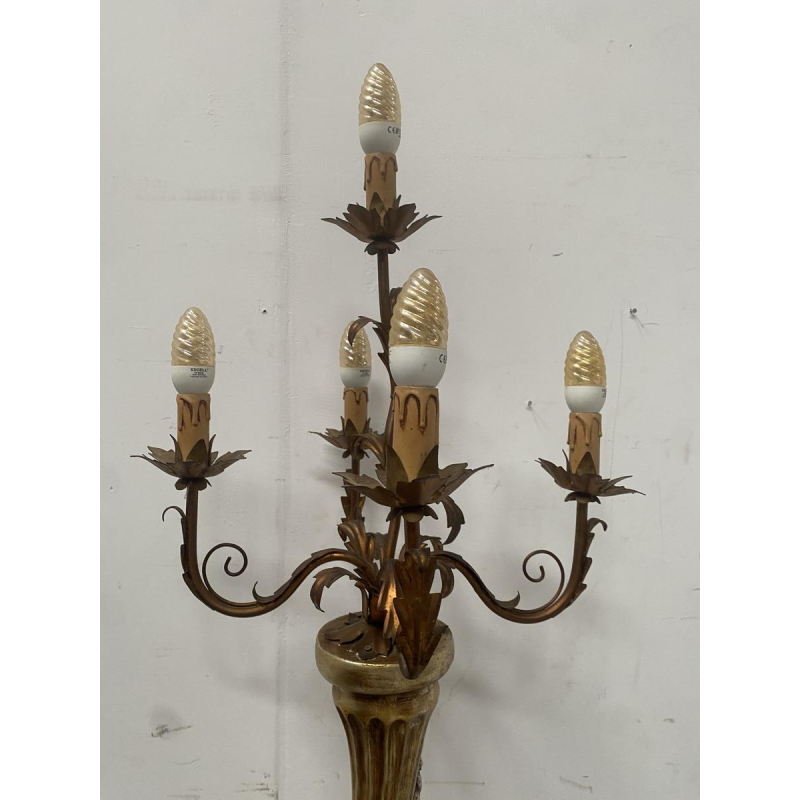 Nubien formant lampadaire à cinq éclairages, bois argenté et doré, 2ᵉ moitié XXᵉ