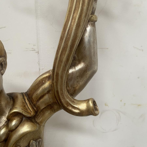 Nubien formant lampadaire à cinq éclairages, bois argenté et doré, 2ᵉ moitié XXᵉ