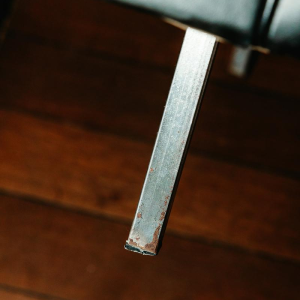 Fauteuil van zwart kunstleer, 1960