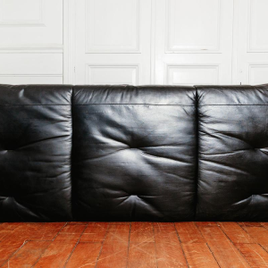 Michel Ducaroy voor Ligne Roset, leren bank in de vorm van een sloep, Frankrijk ca. 1970