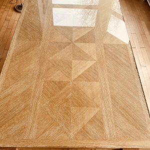 Table Art Déco en chêne cérusé, piètement à entretoise, base métal chromé, ca 1930