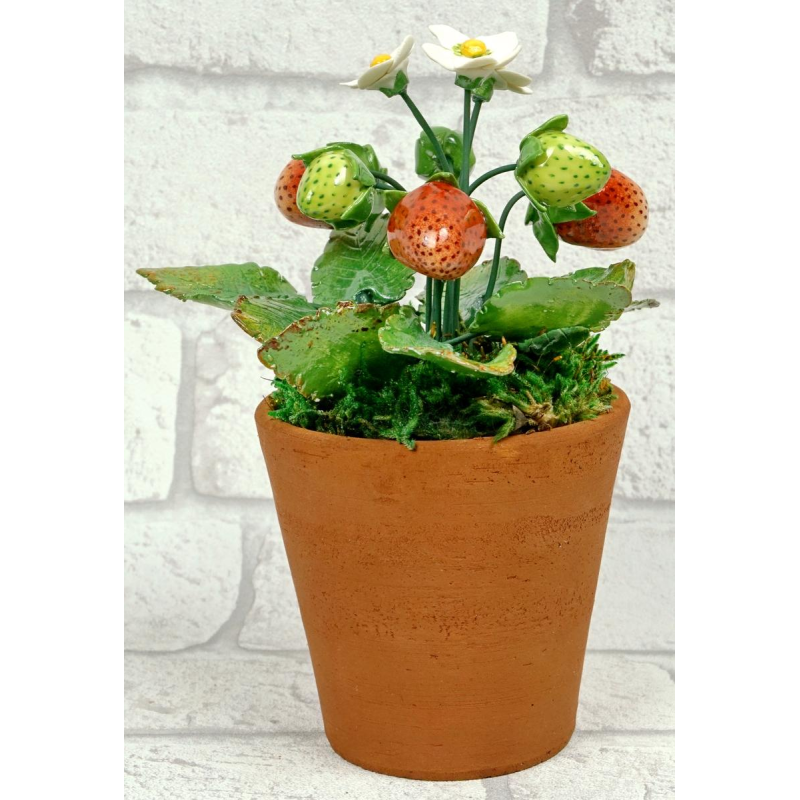 Didier Gardillou "Pied de fraisier" sculpture nature morte hyperréaliste en porcelaine, fruits en trompe l'oeil, XXIe siècle