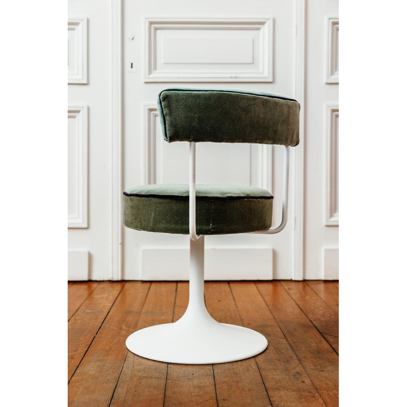 Set of stools and chairs with tulip legs, circa 1960