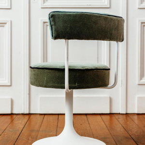 Lot de tabourets et chaises à pied tulipe, ca 1960