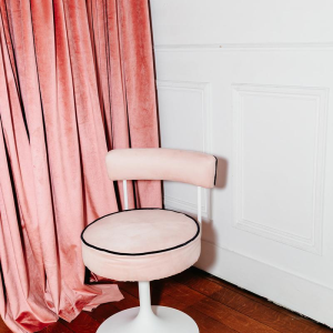 Lot de tabourets et chaises à pied tulipe, ca 1960