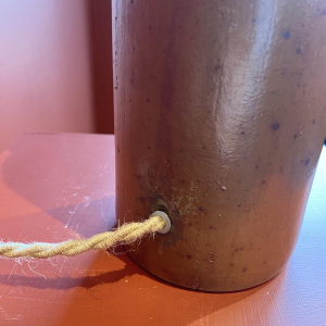 Lampe "Bouteille en grès" abat-jour bleu multicolore en tissé à la main d'Inde