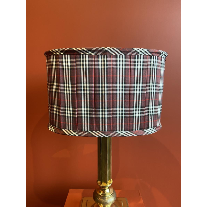 Gold-plated brass lamp base, oval lampshade in burgundy checkered silk