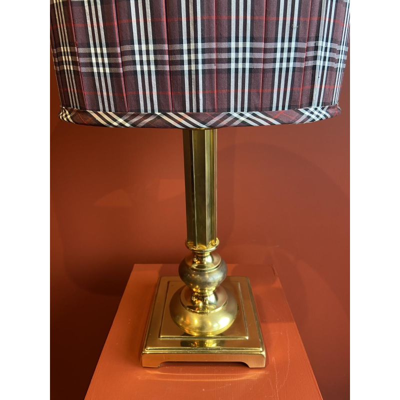 Gold-plated brass lamp base, oval lampshade in burgundy checkered silk