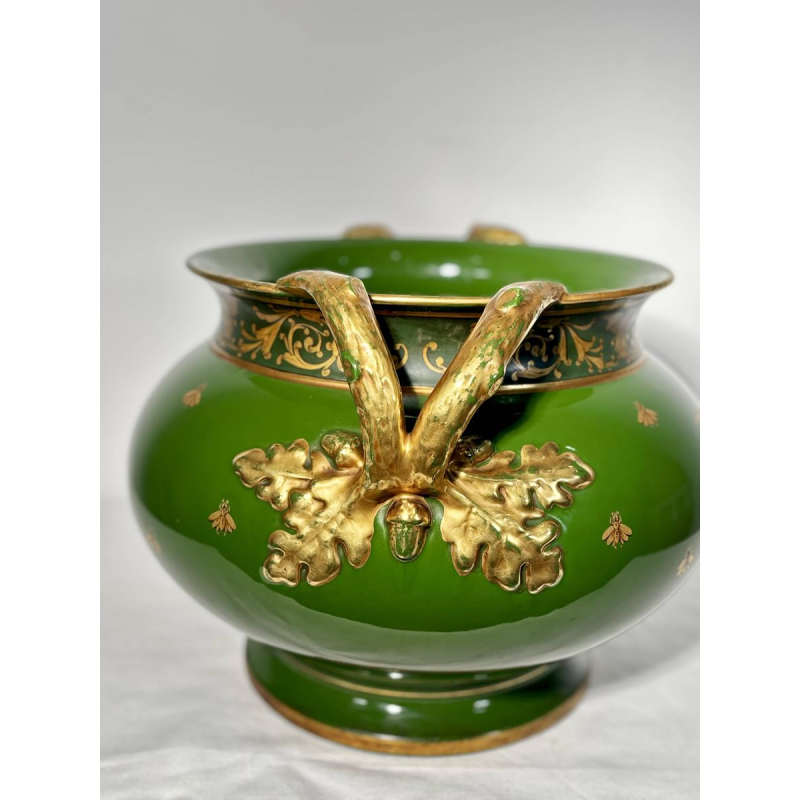 Jaget and Pinon Tours, Empire plantenbak, grote groene imperiale aardewerken pot