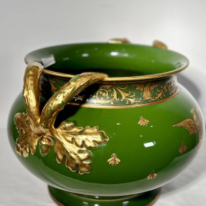 Jaget and Pinon Tours, Empire plantenbak, grote groene imperiale aardewerken pot