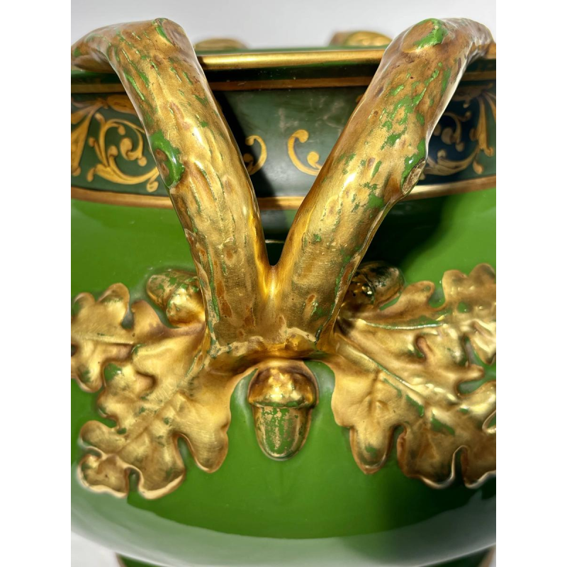 Jaget and Pinon Tours, Empire plantenbak, grote groene imperiale aardewerken pot