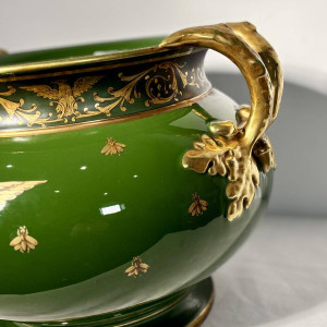 Jaget and Pinon Tours, Empire plantenbak, grote groene imperiale aardewerken pot