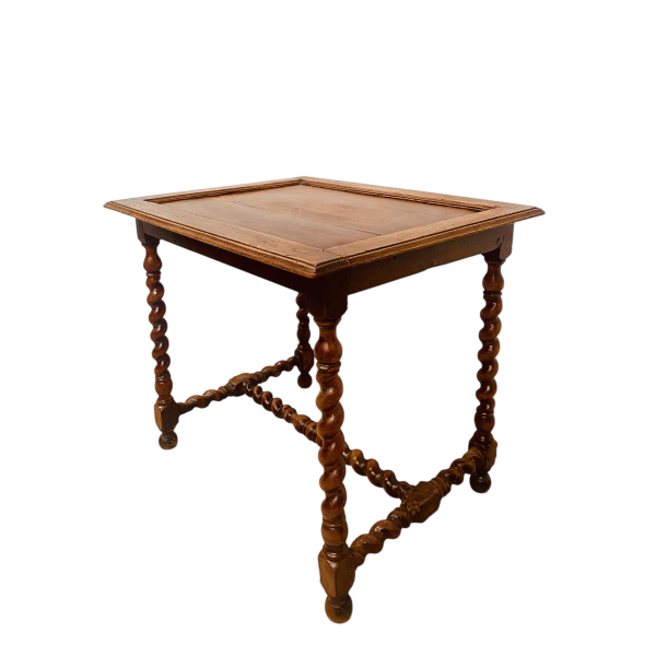 Table d'appoint en noyer, piètements croisillons, XIXe siècle
