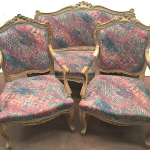 Mobilier de salon de style Louis XV, canapé et fauteuils Rocaille, XXe siècle