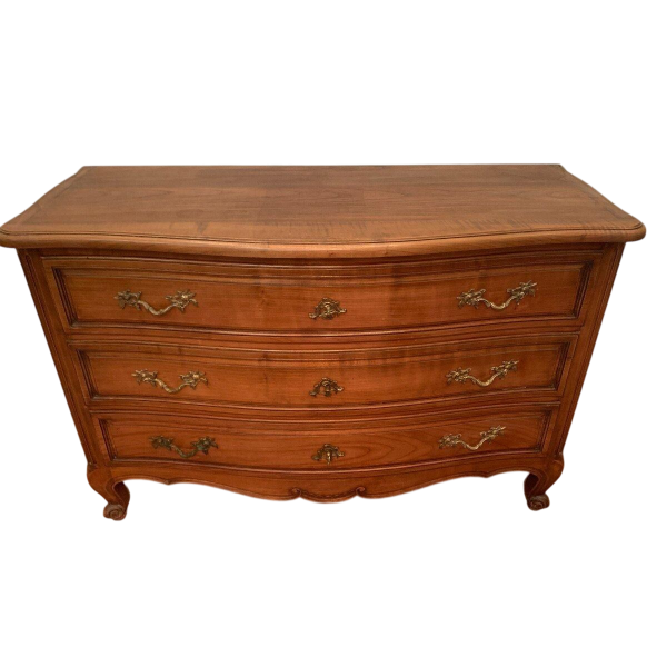 Walnut chest of drawers with a curved front in the Provençal style, 18th century