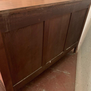 Commode en noyer à façade galbée de style Provençal, XVIIIᵉ siècle