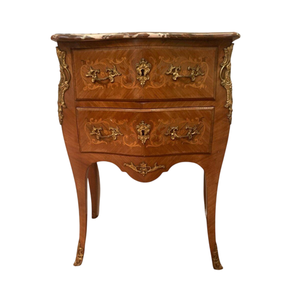 Petite commode galbée en bois de placage et bronze de style Louis XV, XXᵉ siècle