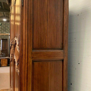 Two-part Louis XV walnut buffet, 18th century