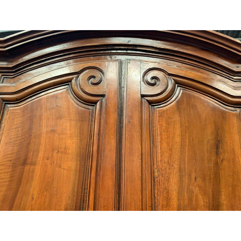 Buffet deux corps Louis XV en noyer, XVIIIᵉ siècle