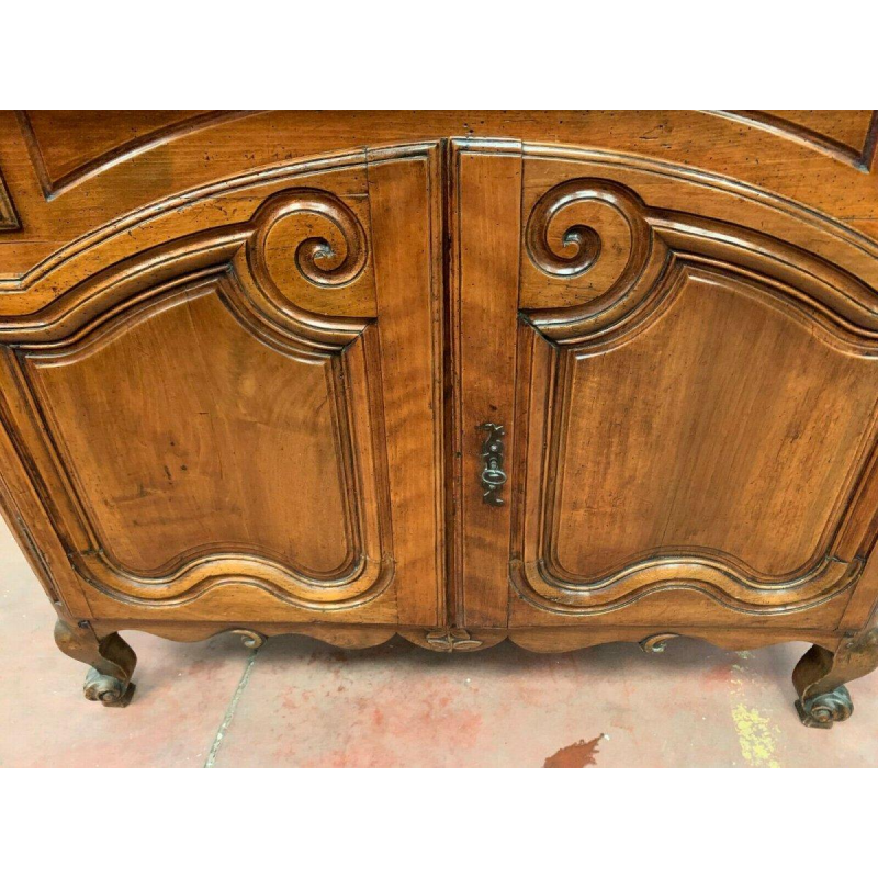 Buffet deux corps Louis XV en noyer, XVIIIᵉ siècle