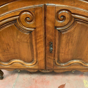 Two-part Louis XV walnut buffet, 18th century