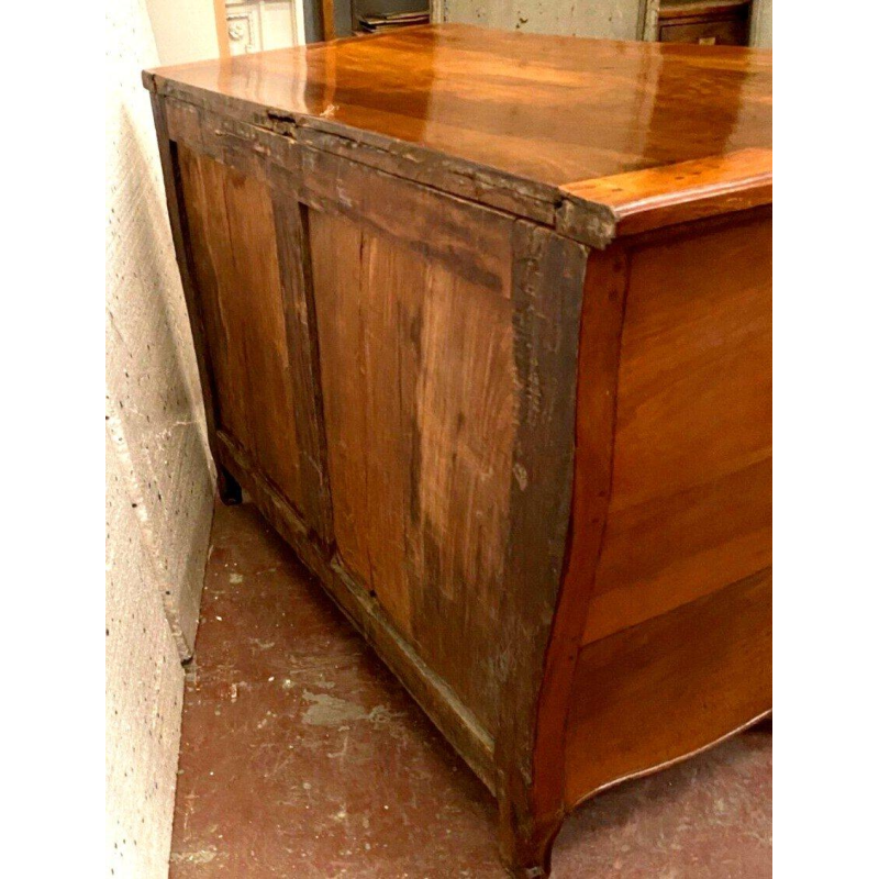 Commode Louis XV galbée en noyer massif, époque XVIIIᵉ siècle