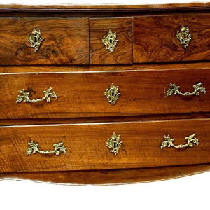 Commode in Louis XV-stijl met bolvormig dak, vervaardigd uit massief walnotenhout, 18e eeuw.