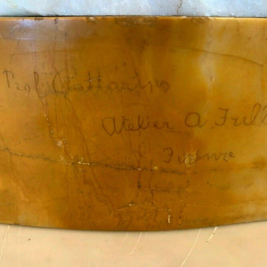 Prof Pattarino "Femme souriante" sculpture en marbre de Carrare, Italie XXᵉ siècle