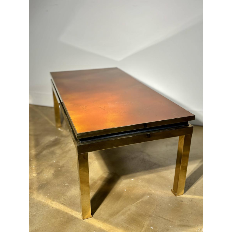 Salontafel van gelakt hars en messing, jaren 70.