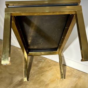 Table basse en résine laquée et laiton, années 70