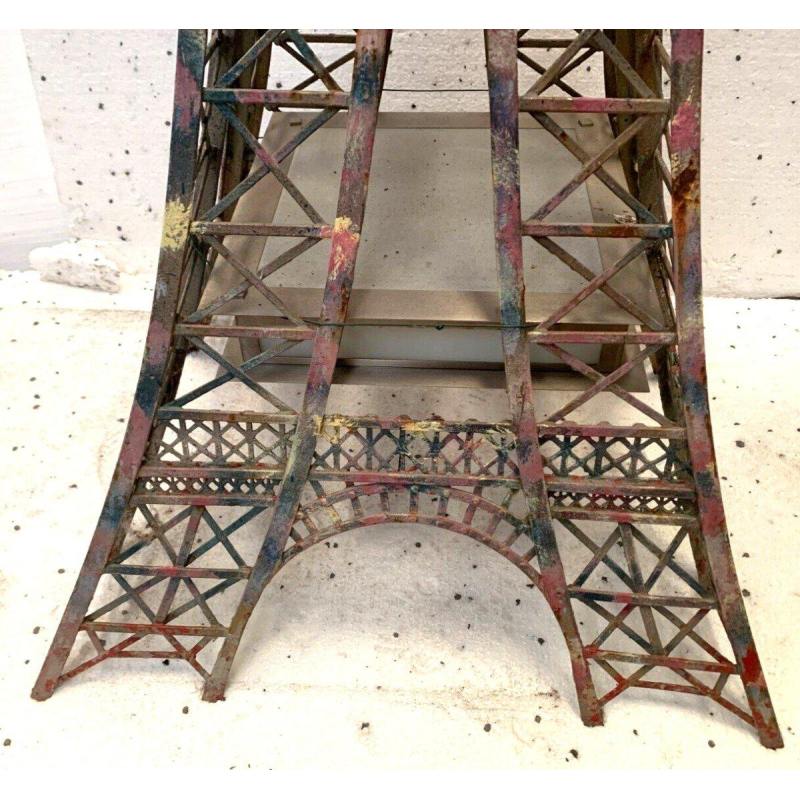 Grande Tour Eiffel en fer plat et cornières patinées, XXᵉ siècle