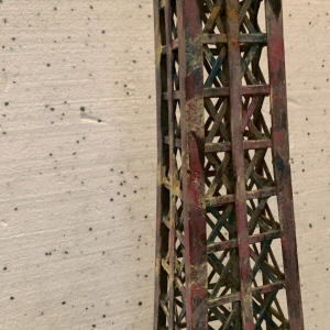 Grande Tour Eiffel en fer plat et cornières patinées, XXᵉ siècle