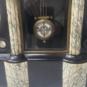 Portico clock and marble cassolettes, Louis Philippe period, 19th century