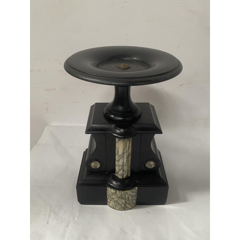 Pendule portique et cassolettes en marbre, époque Louis Philippe, XIXe siècle