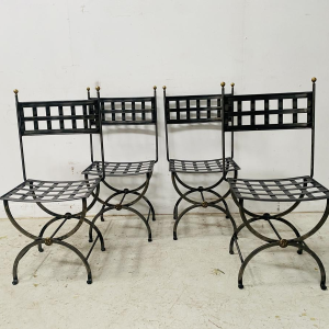 Set van vier gietijzeren stoelen met messing bollen, 20e eeuw