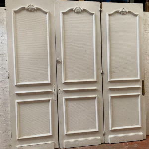 Set van drie dubbelzijdige, geprofileerde doorgangsdeuren, 19e eeuw