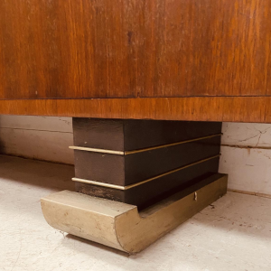 Architectonische vitrinekast uit de Art Deco-periode, 20e eeuw