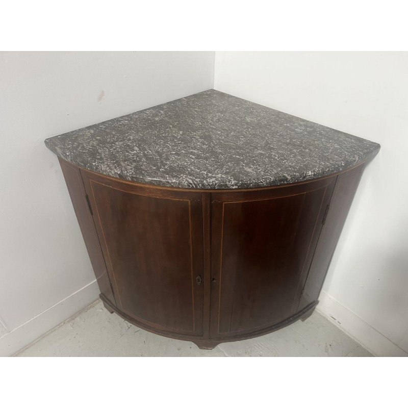 Meuble de coin en demi lune de style Louis XVI, XIX Siècle